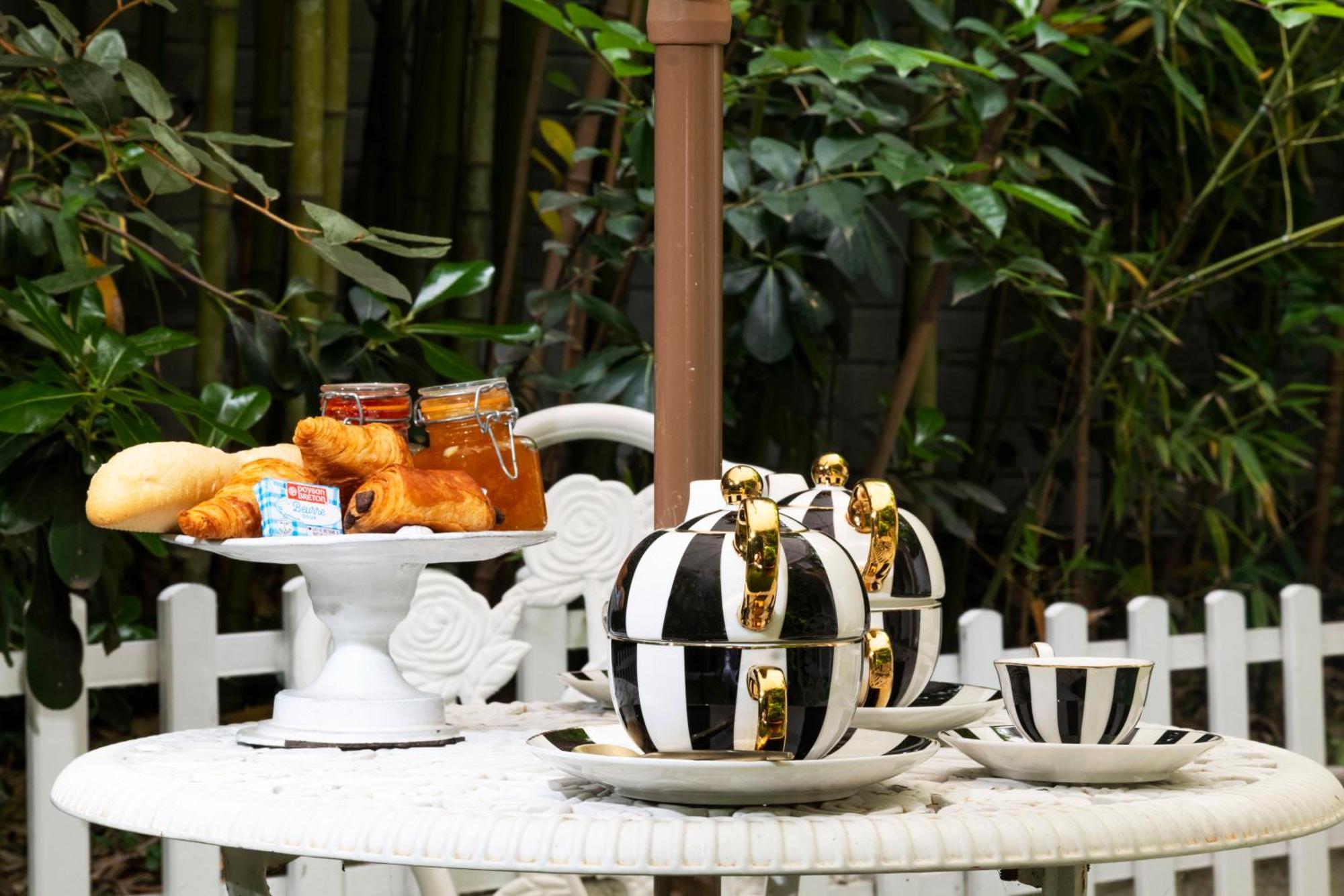Aparthotel La Romana Luxe Et Serenite Au Coeur De Spacieuses Avec Jardin Enchanteur Saint-Tropez