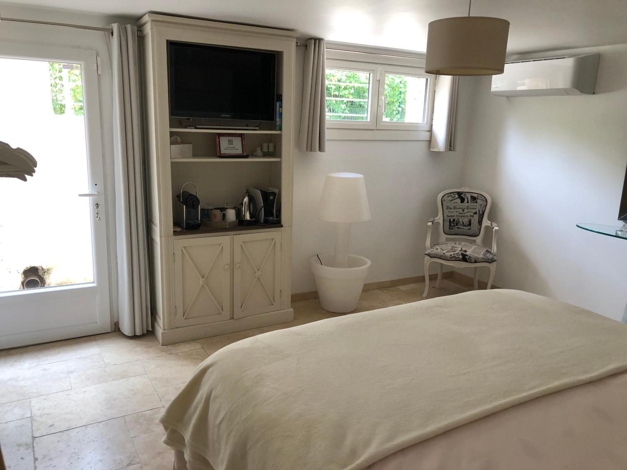 Tres Belle Chambre D'hote A La Chapelle Sainte Anne Acomodação com café da manhã 