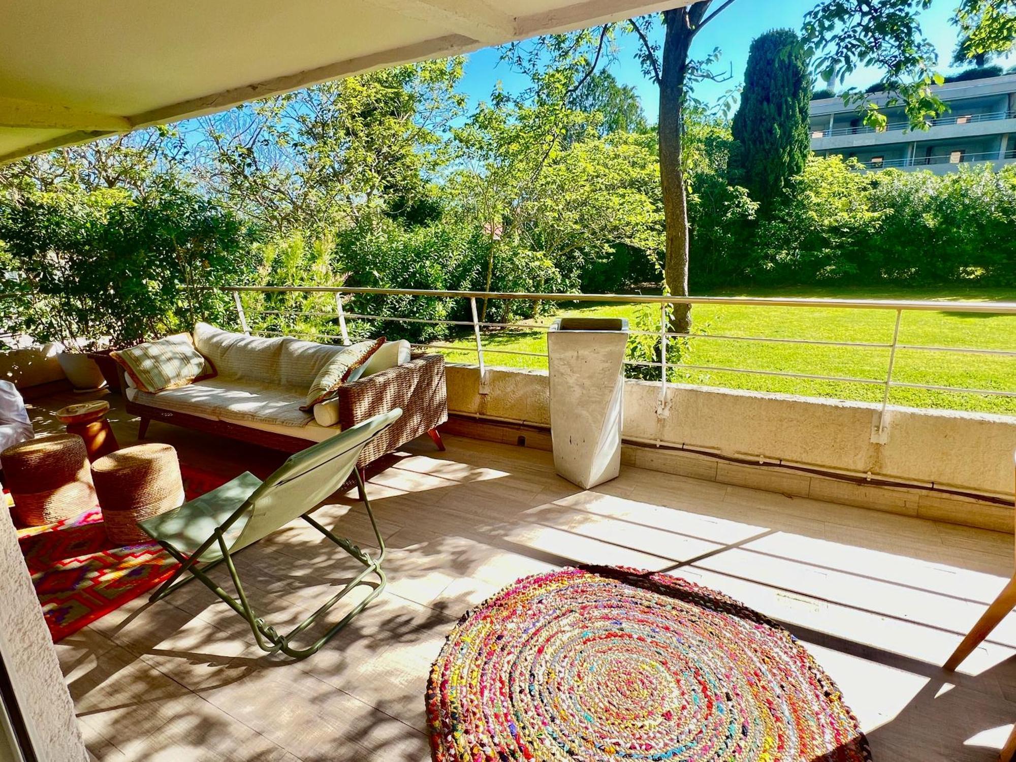 Mon Eden Au Soleil De *