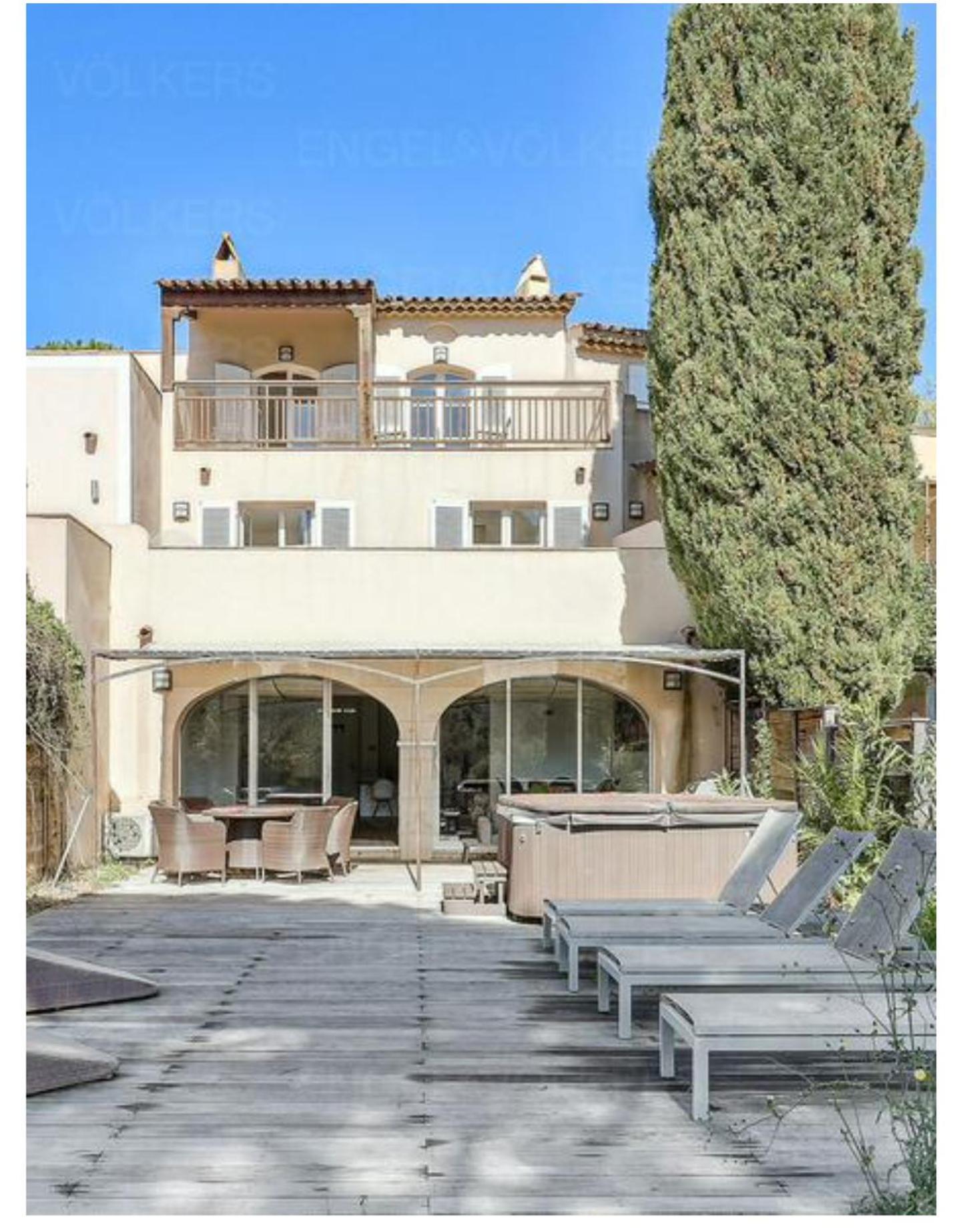 Saint Tropez-Golf View *
