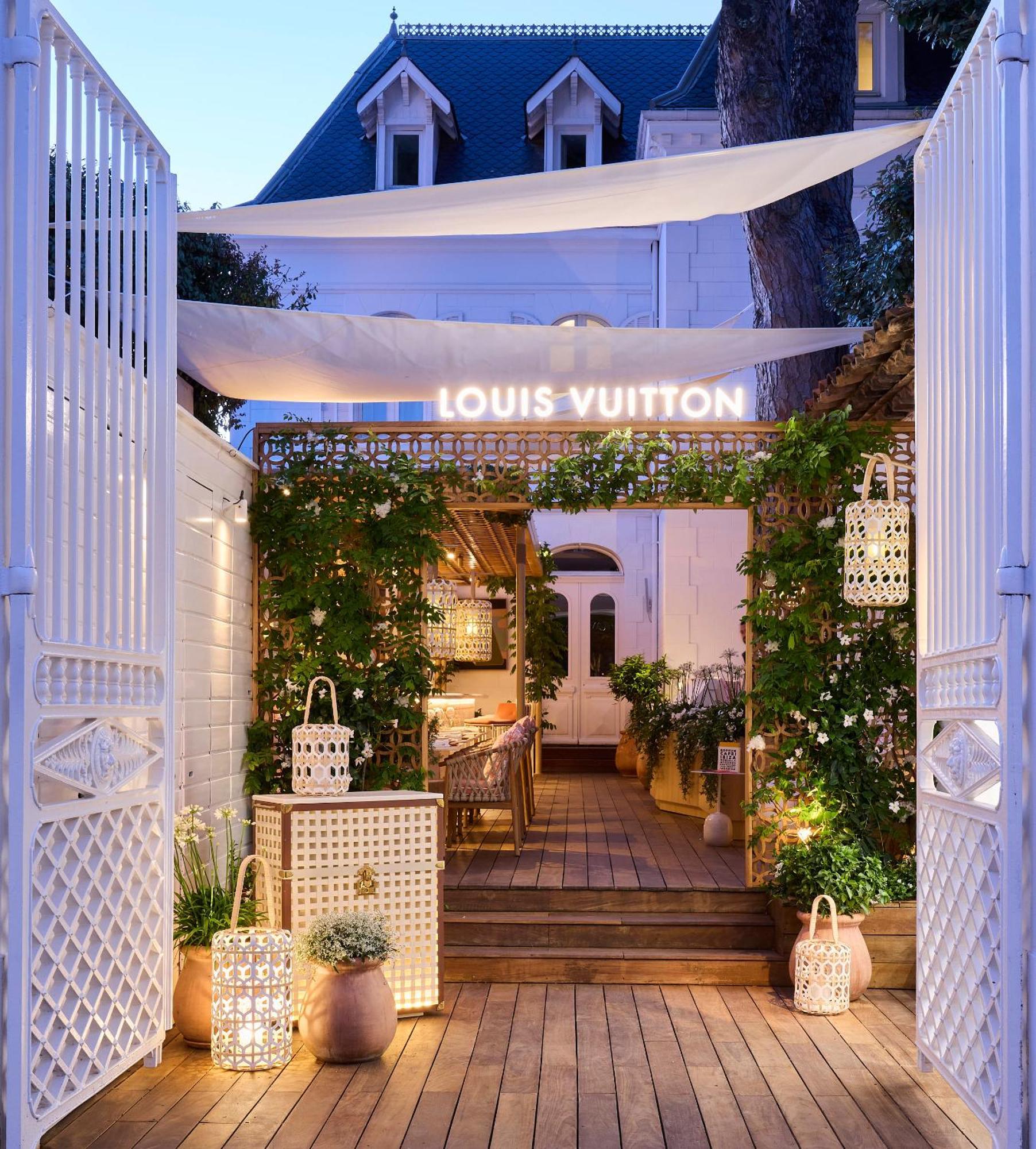 White 1921 Hotel Saint-Tropez