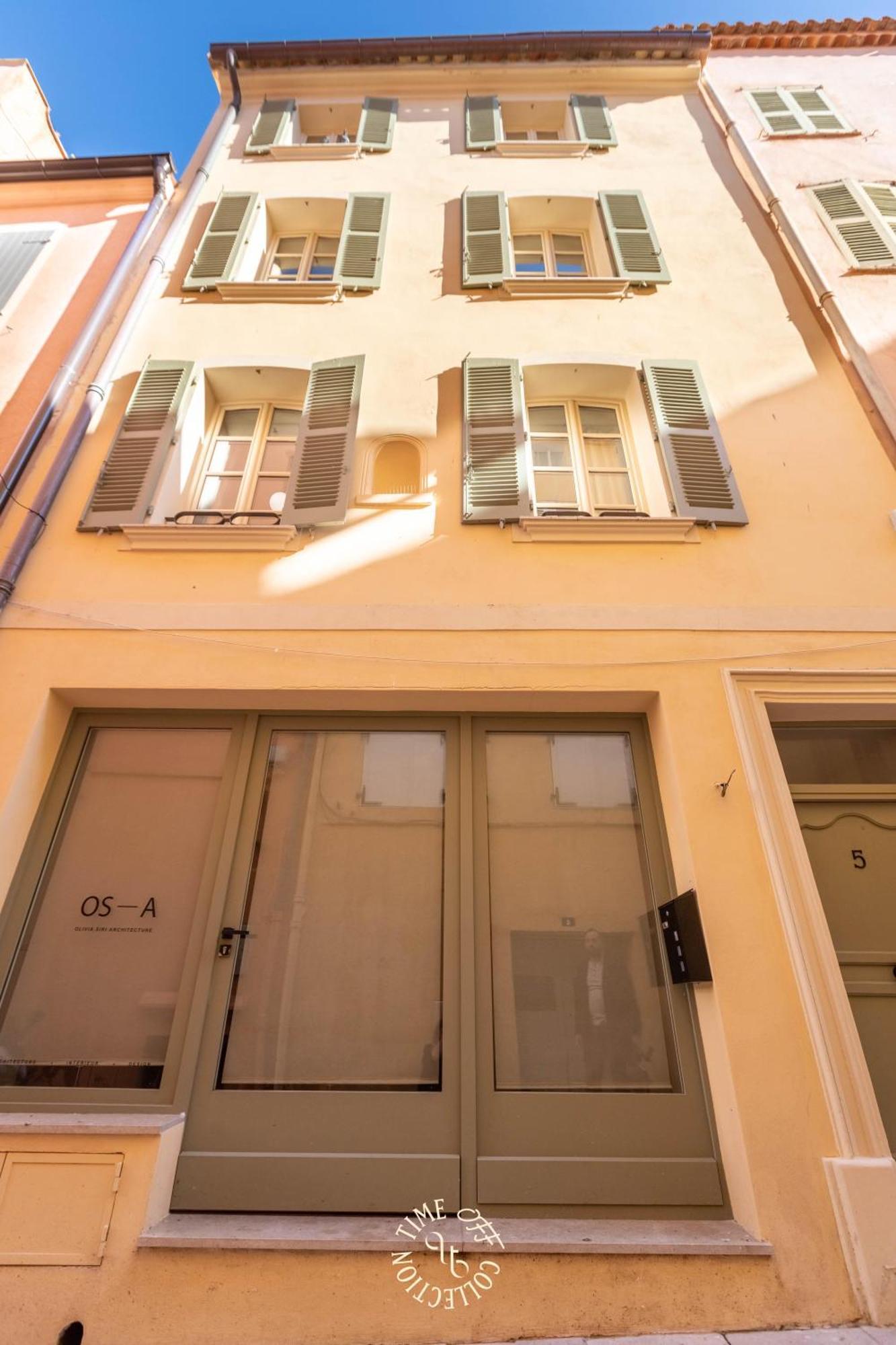Sainte Anne By Time Off Collection Saint-Tropez
