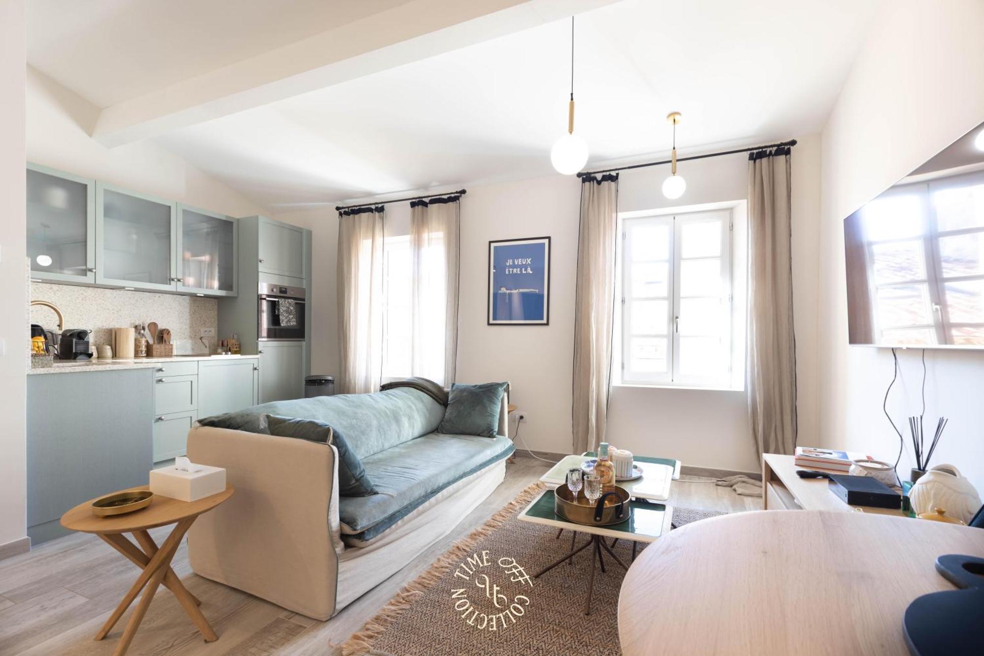 Apartment Sainte Anne By Time Off Collection