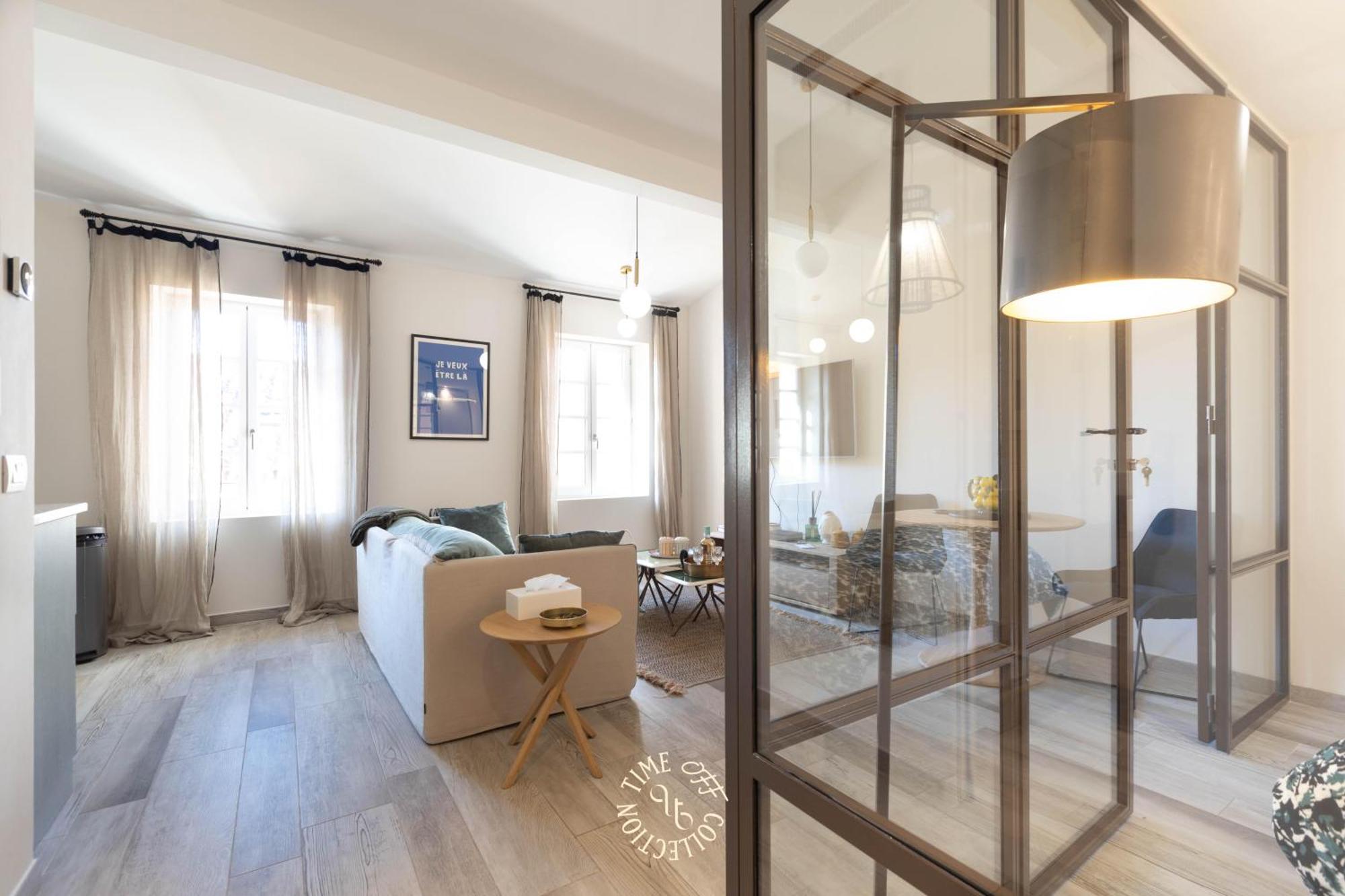 Apartment Sainte Anne By Time Off Collection *