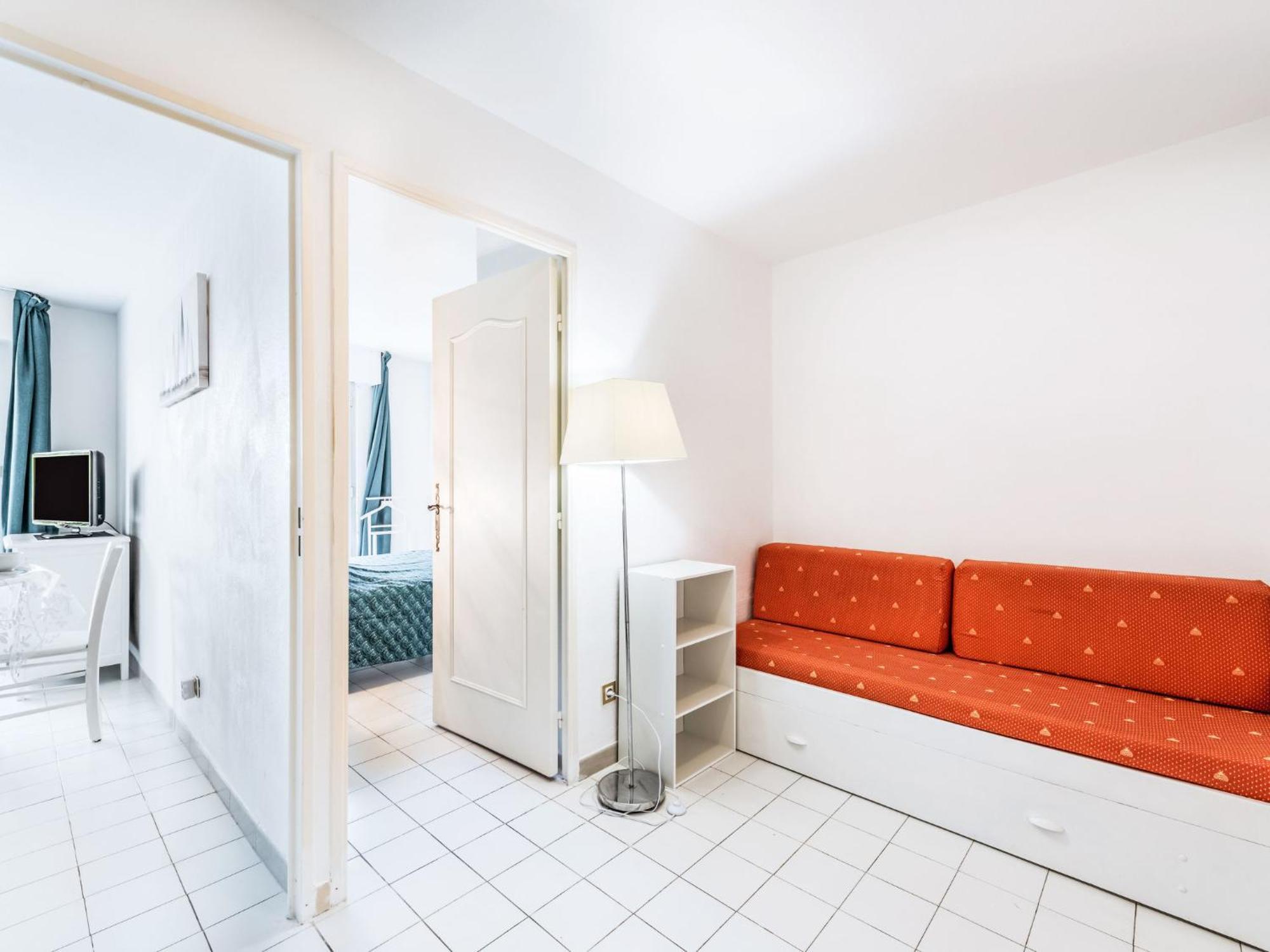 Caesar Domus-4 By Interhome