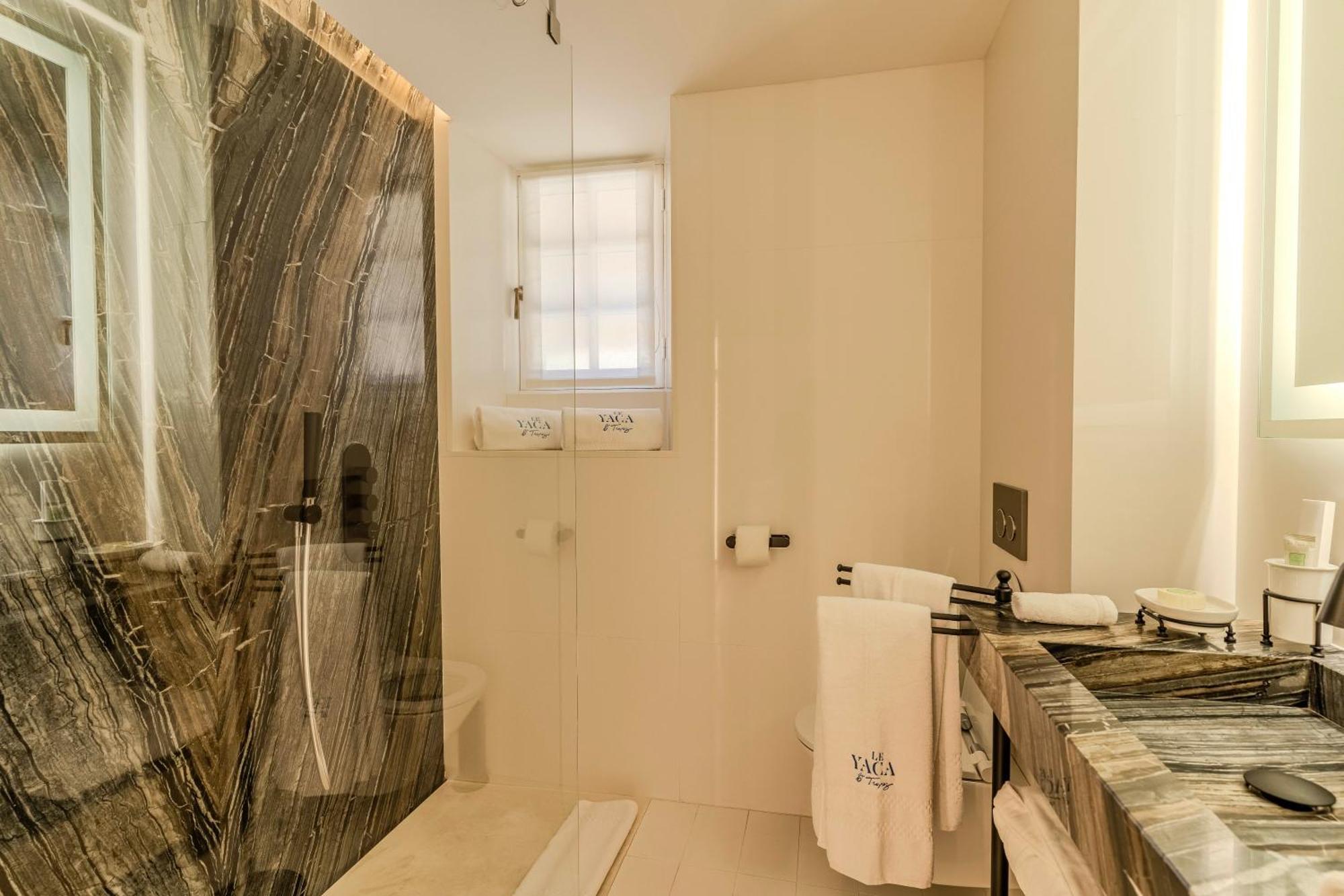 Aparthotel By Le Yaca *