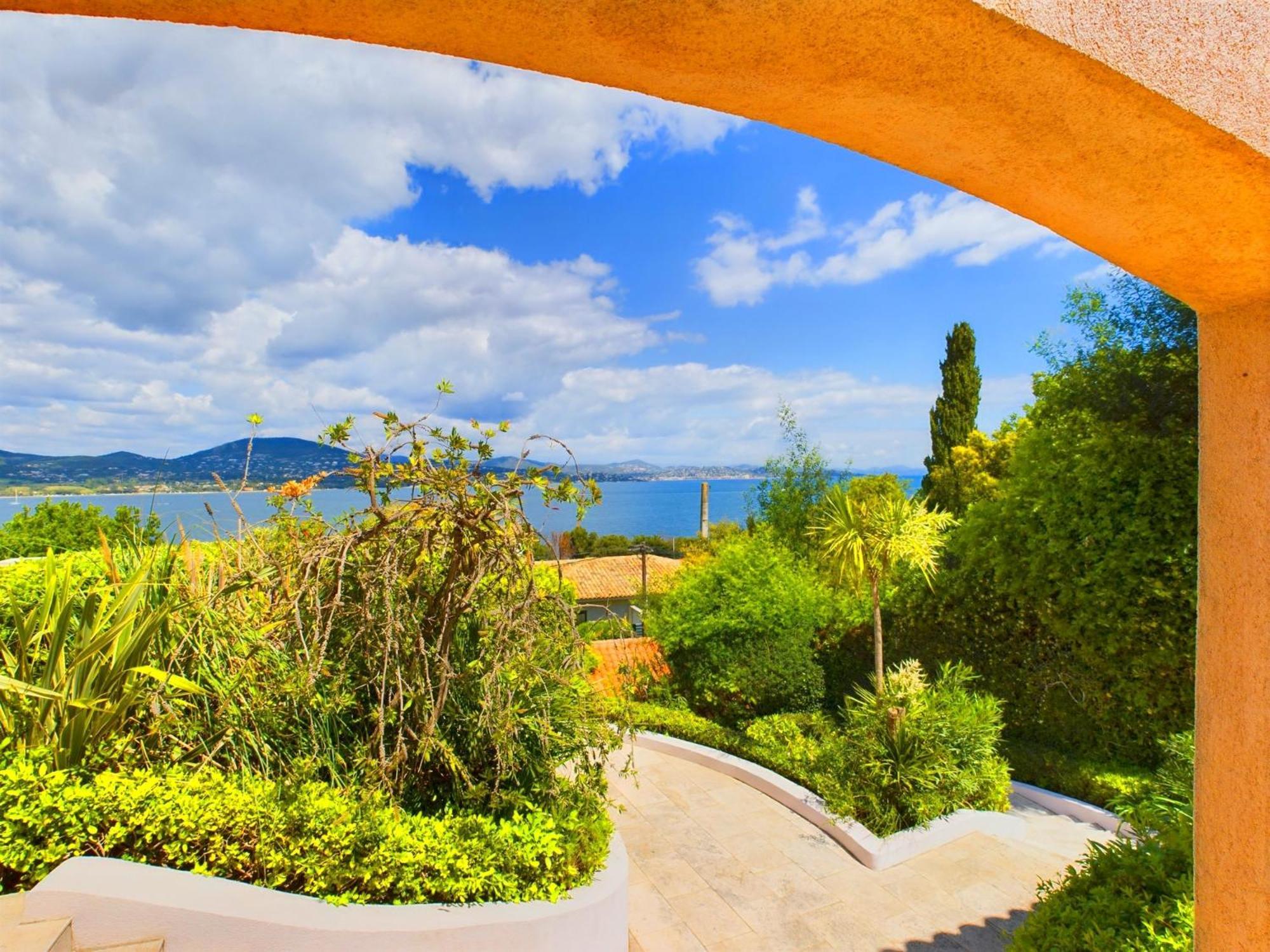 Enchanting Studio + Pool St Tropez Apartment