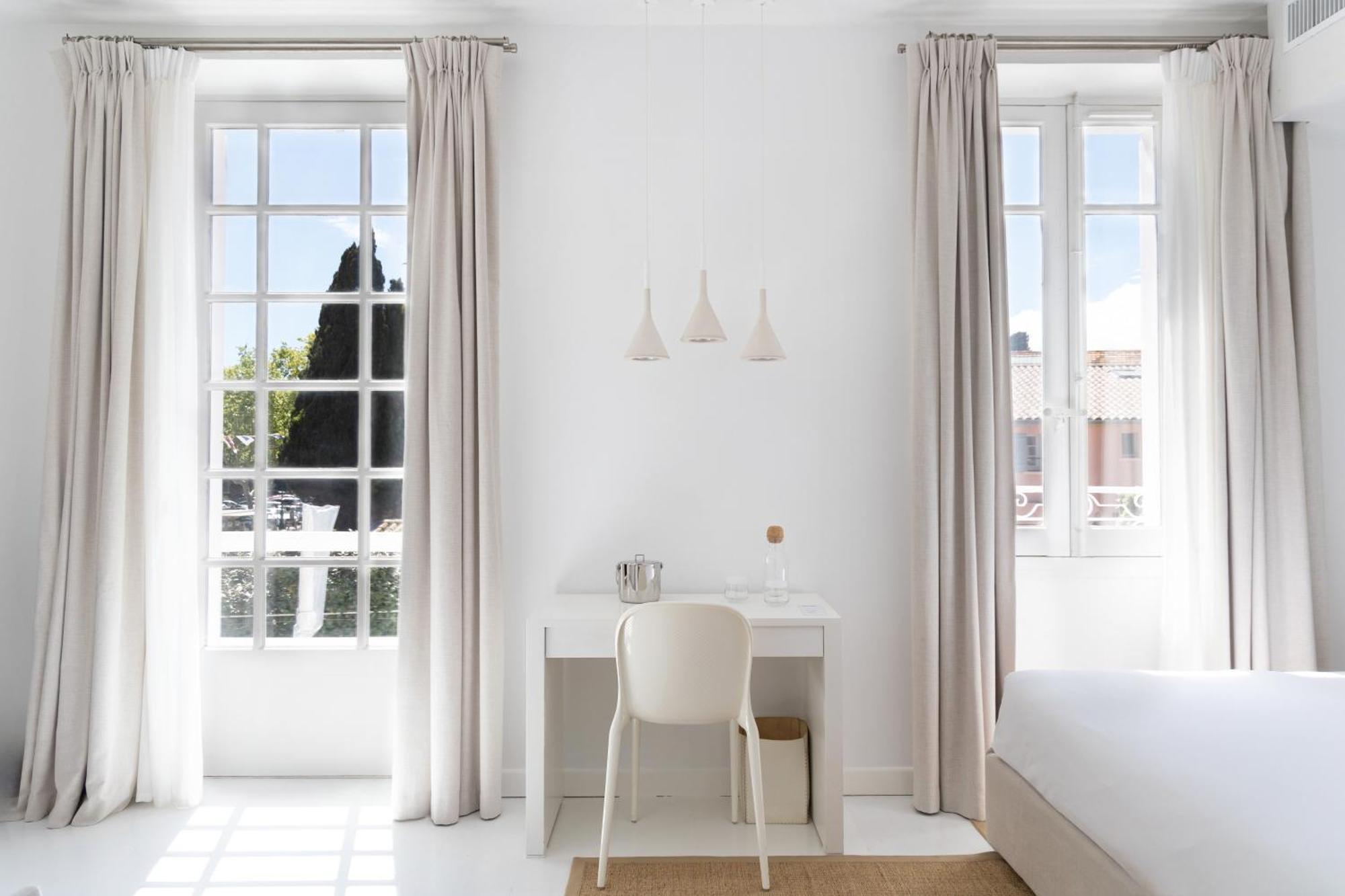 White 1921 Hotel Saint-Tropez