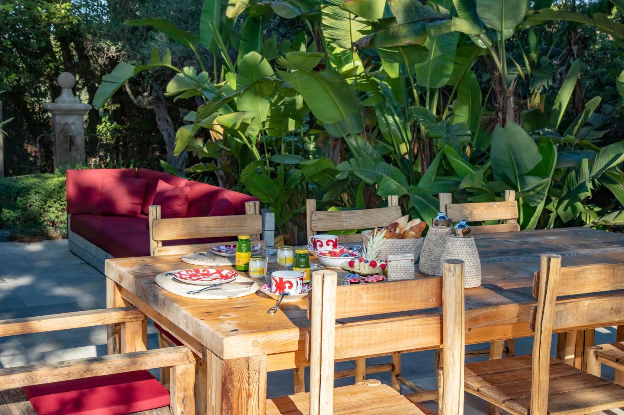 Vyylla Private Bed & Breakfast *