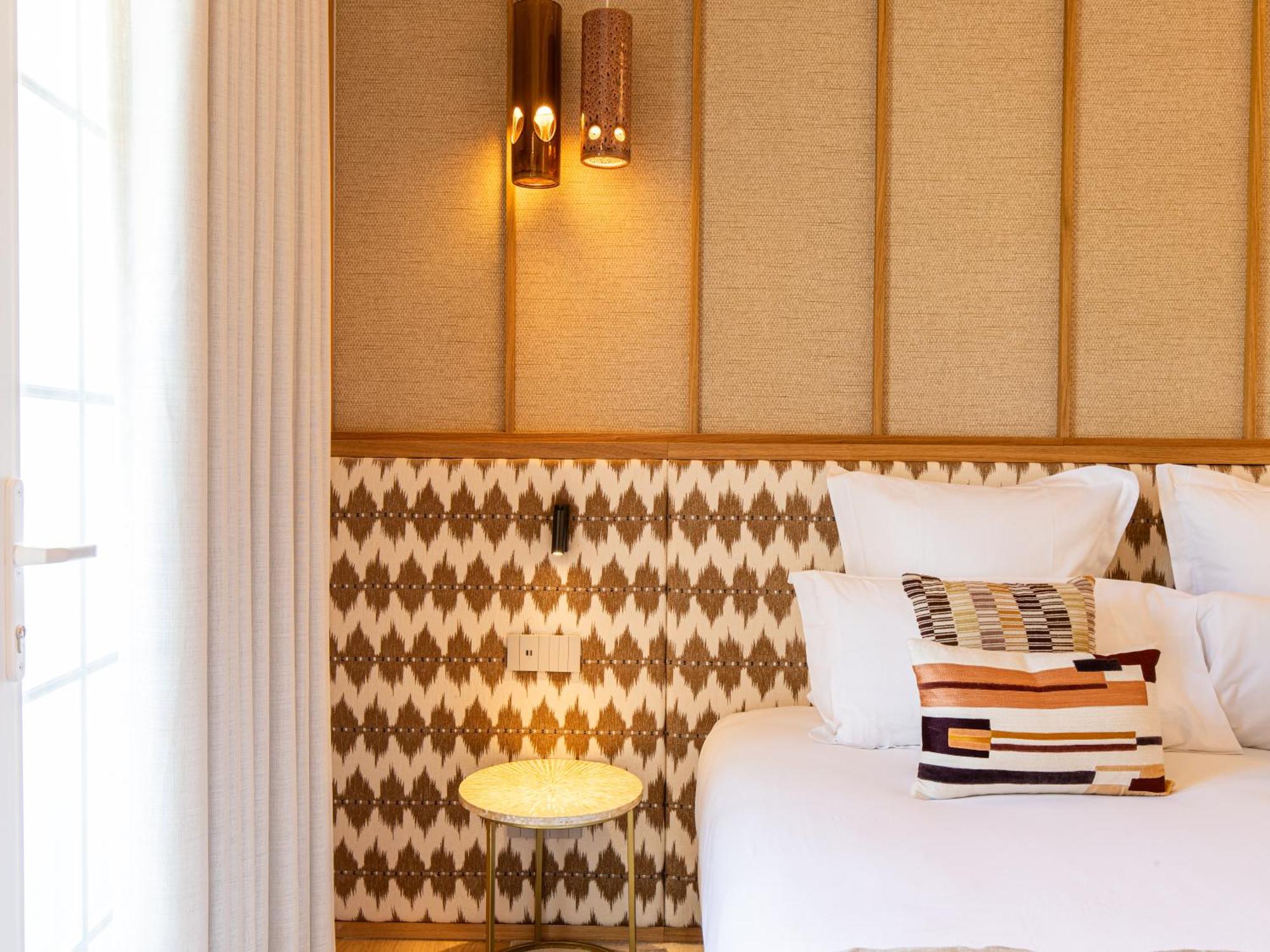 Lou Hotel