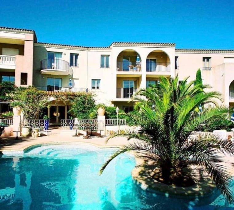 Studio, Piscine, Tennis Apartamento