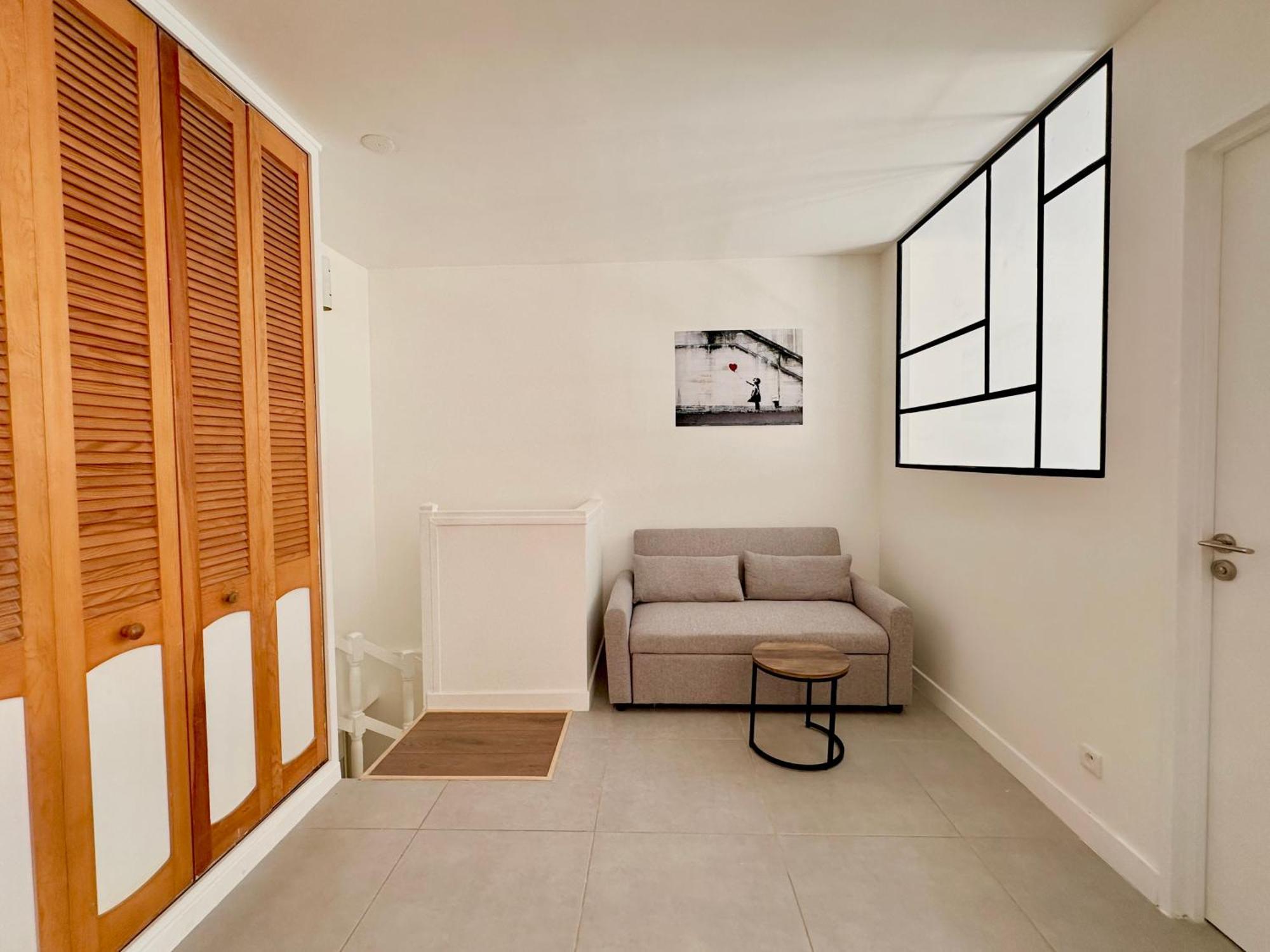 Apartment Sur 2 Niveaux Avec Terrasse A *