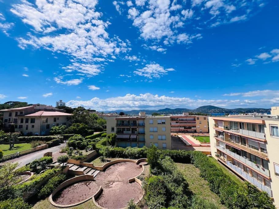 T2 Vue Proche Centre * Saint-Tropez