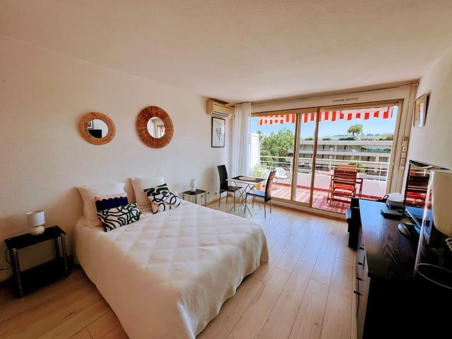Apartment Piscine, Parking, Vue Mer, 23 M2 Saint-Tropez