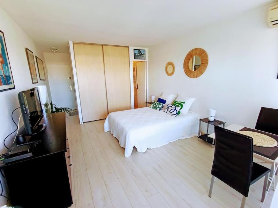 Piscine, Parking, Vue Mer, 23 M2 Apartment *