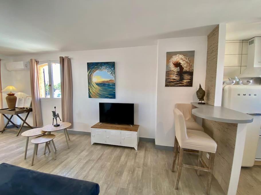 Marinesappartement, 2min Plage, Acces Direct Port Apartment