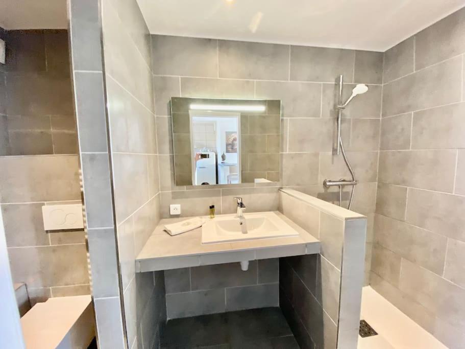 Apartment Marinesappartement, 2min Plage, Acces Direct Port