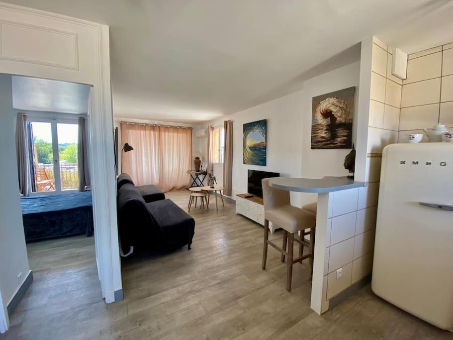 Marinesappartement, 2min Plage, Acces Direct Port Apartment *