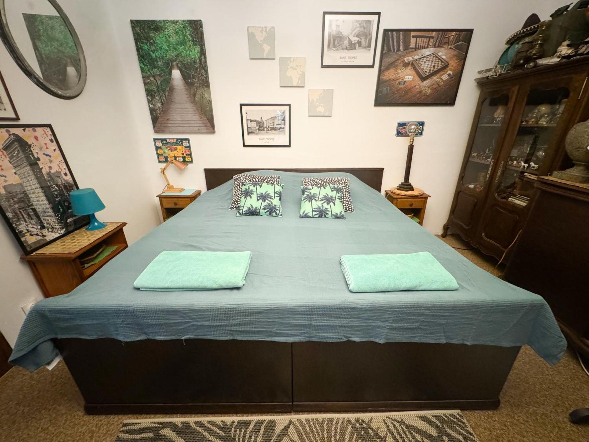 Chambre Privee Dans Provencale *