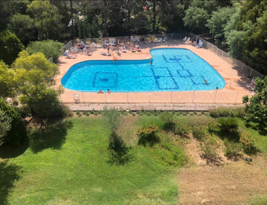 Apartment Avec Toit Terrasse Equipe Au Centre Tropez Vue Saint-Tropez