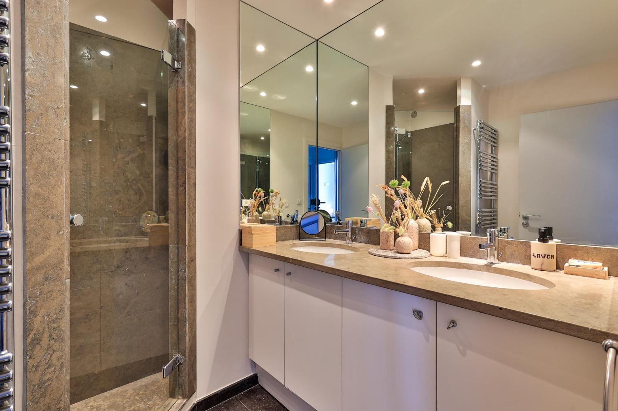 Apartment Centre St Tropez - 2 Pieces -clim Piscine Parking *