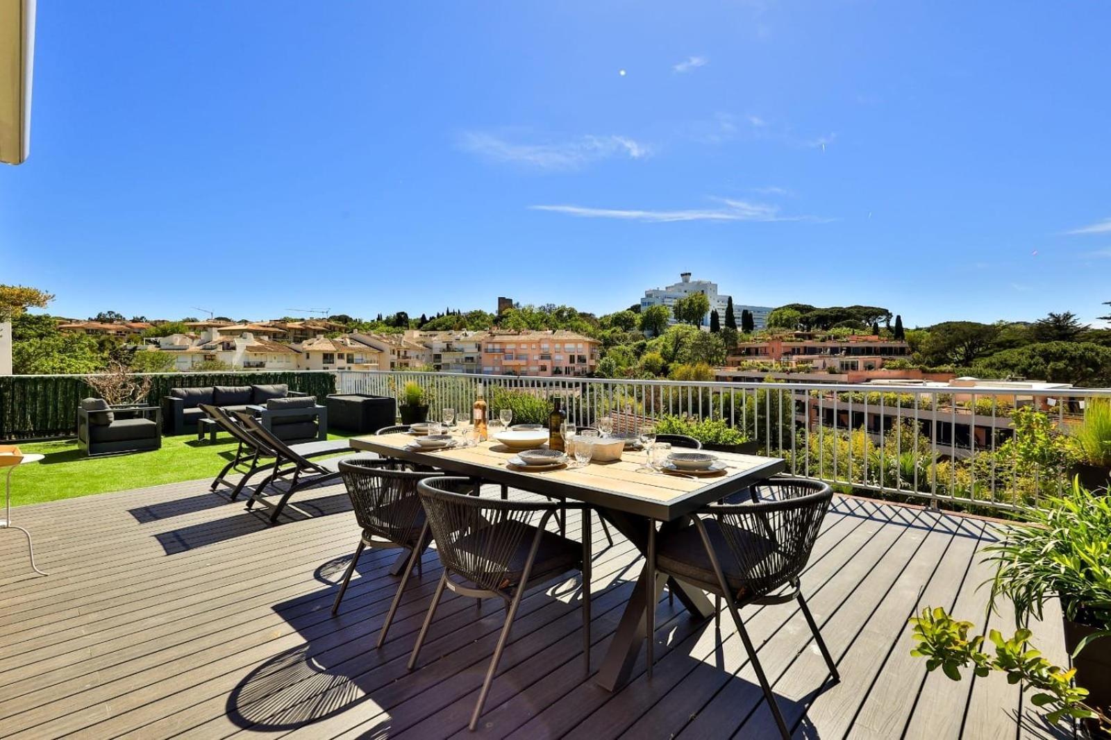 Apartment Avec Toit Terrasse Equipe Au Centre Tropez Vue