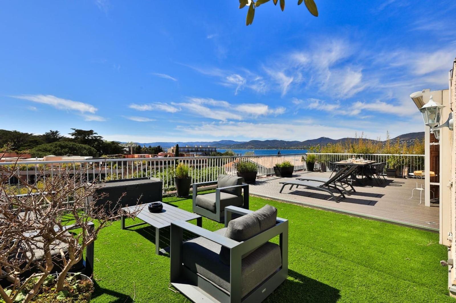 Avec Toit Terrasse Equipe Au Centre Tropez Vue *