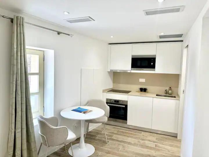 Apartment Magnifique 20m Du Port 15 Allard