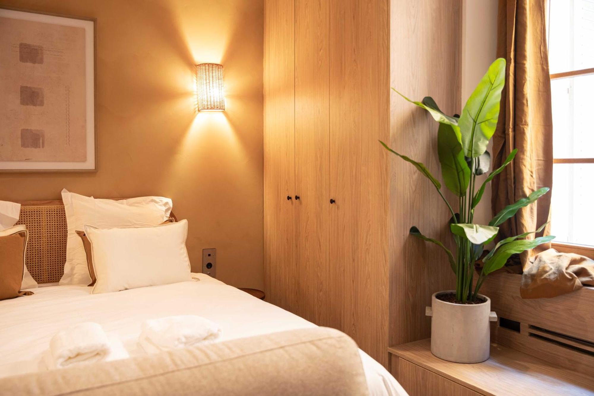 Charming With A-c - 2p - Center St Tropez Apartment *