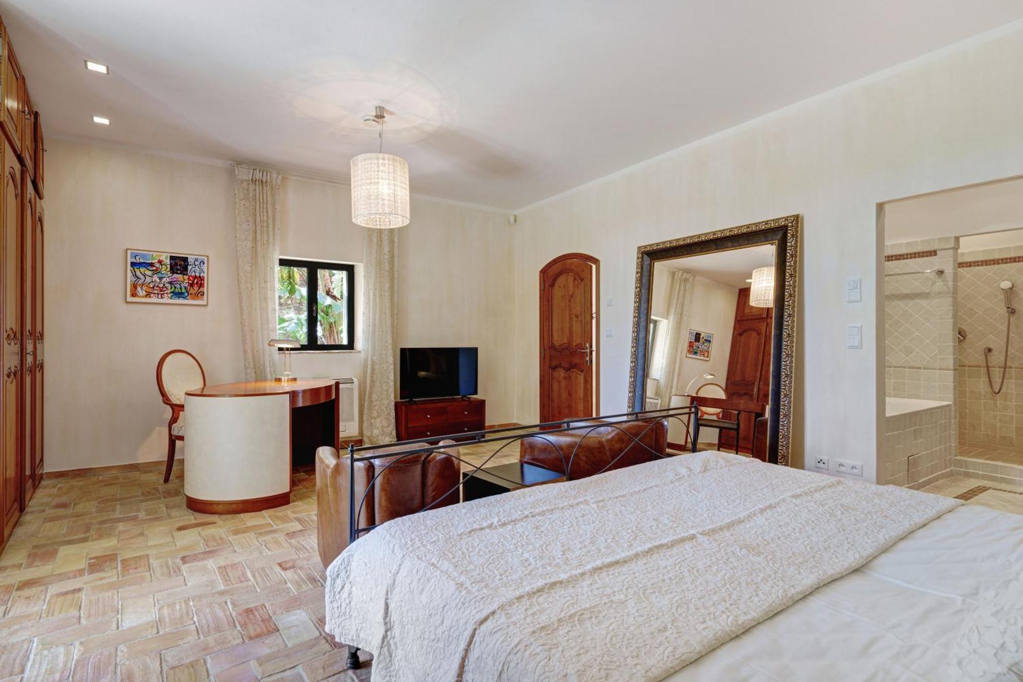 Mas De La Tour Villa