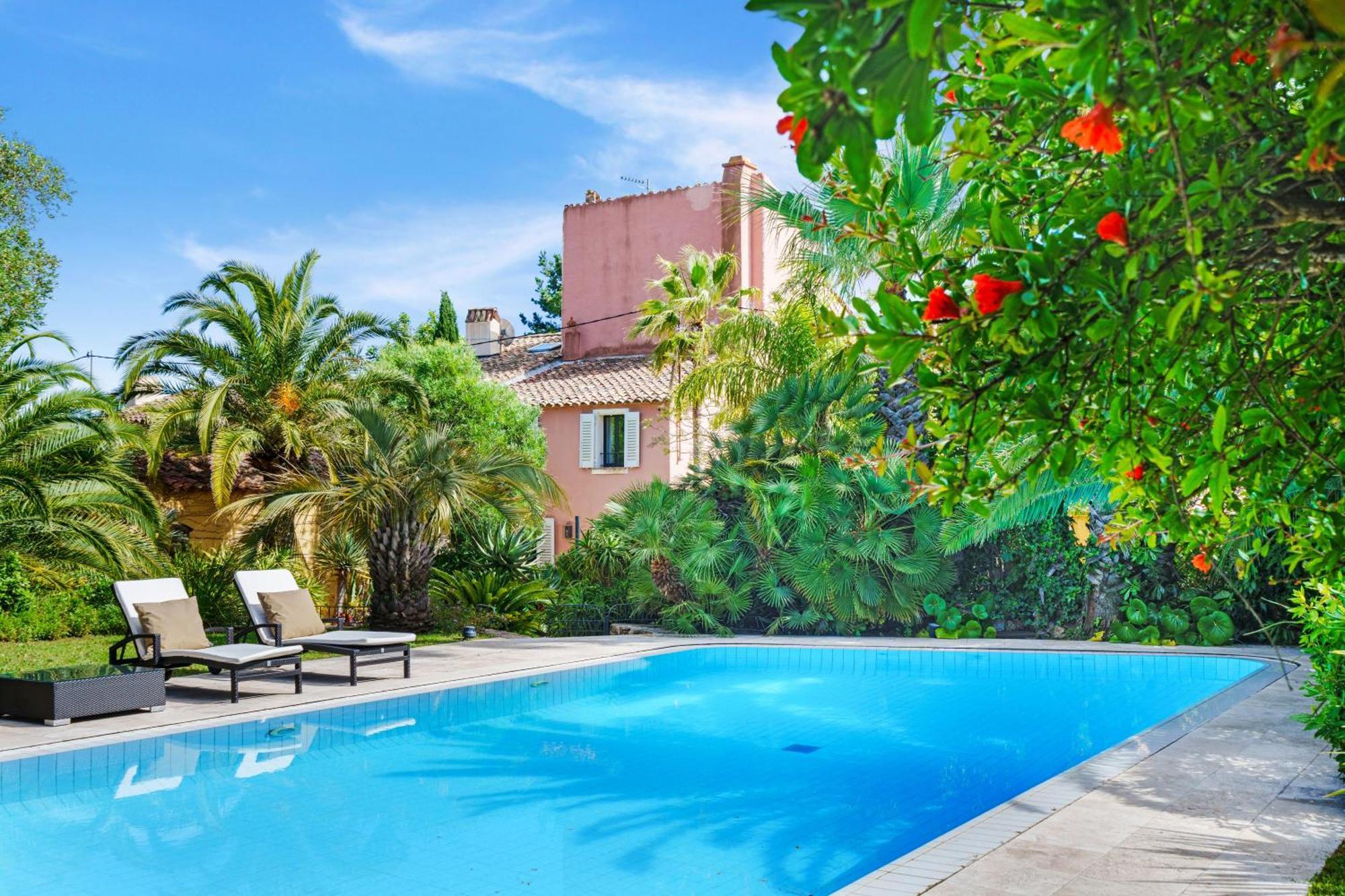 Villa Mas De La Tour *