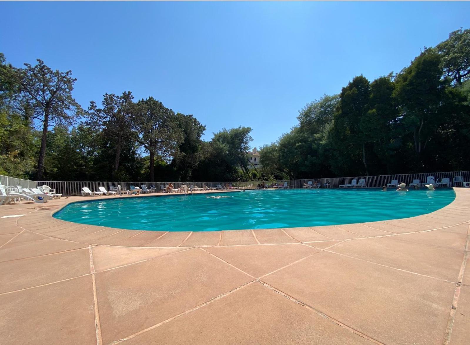Apartment 4 P Avec Grande Terrasse, Piscine, Parking Dans Tropez Centre