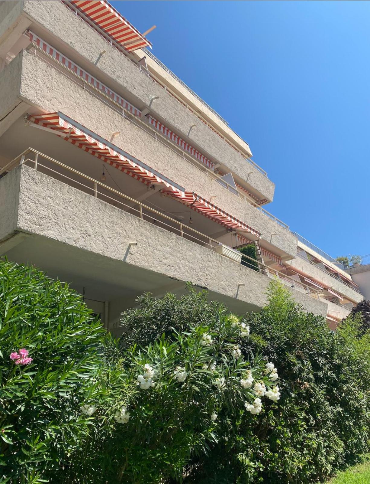 Apartment 4 P Avec Grande Terrasse, Piscine, Parking Dans Tropez Centre Saint-Tropez
