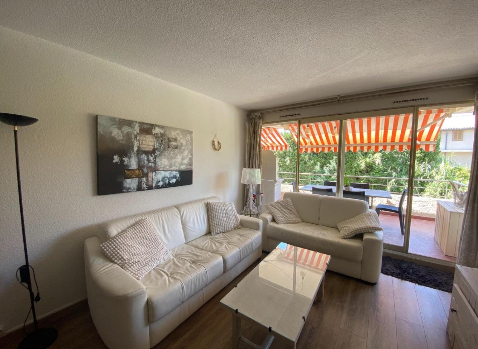 4 P Avec Grande Terrasse, Piscine, Parking Dans Tropez Centre * Saint-Tropez