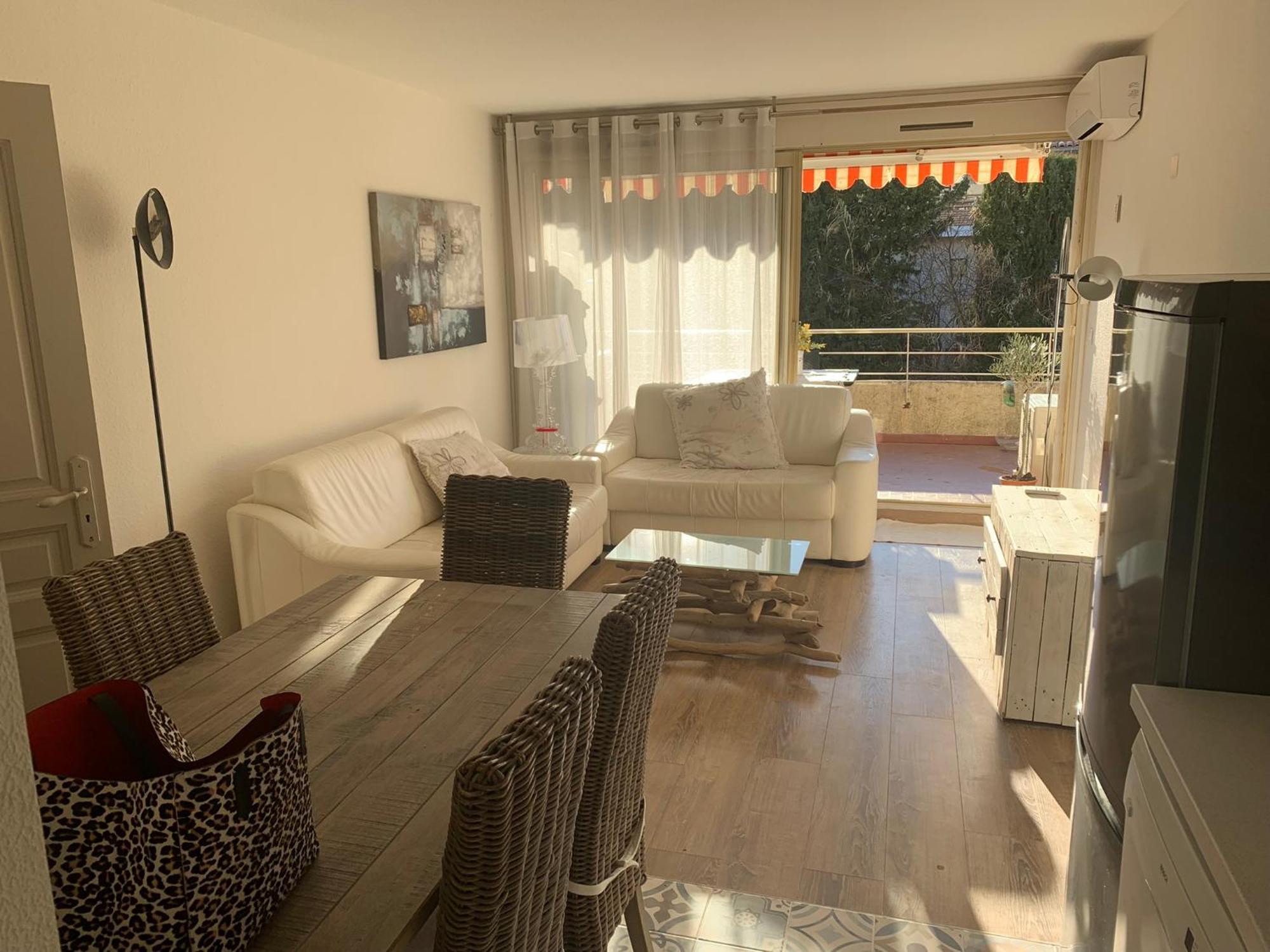4 P Avec Grande Terrasse, Piscine, Parking Dans Tropez Centre Saint-Tropez