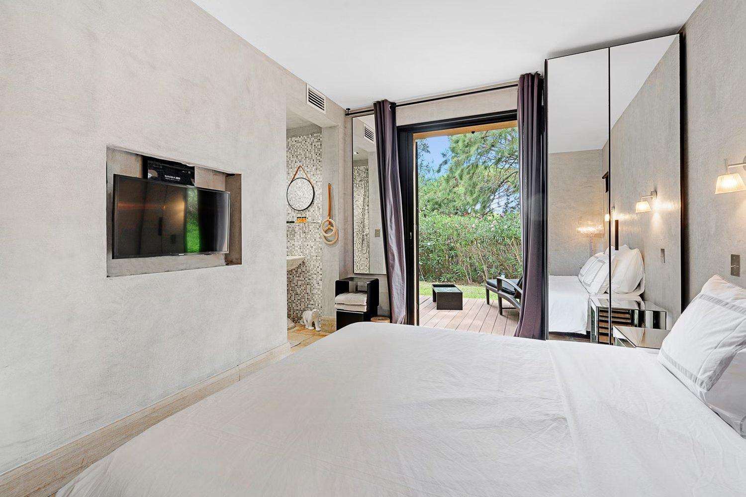 Exclusive Modern In *