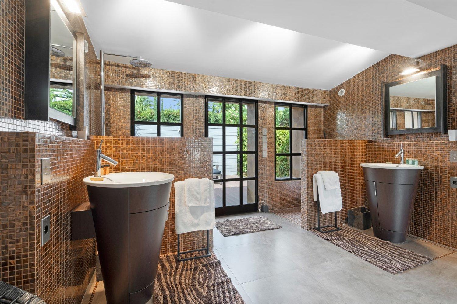 Exclusive Modern In *