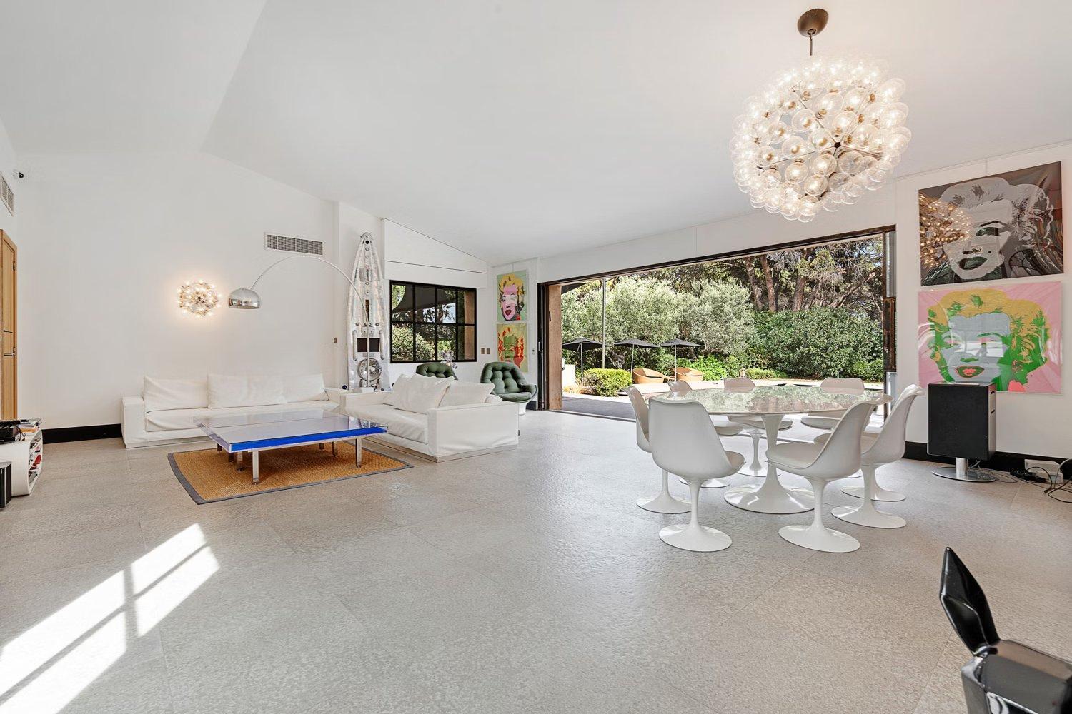 Villa Exclusive Modern In