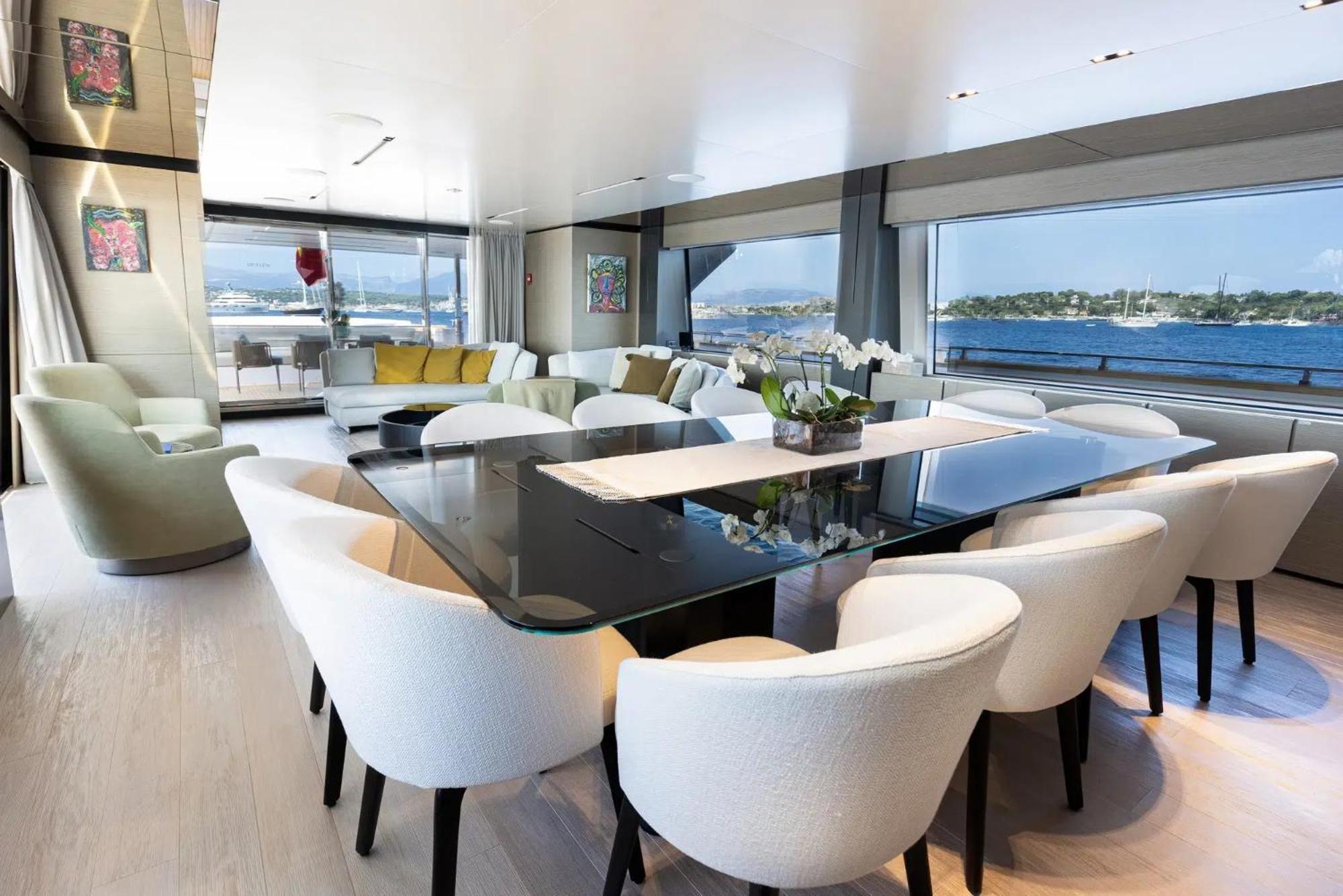 Luxury Yacht Moretti In Tropez *