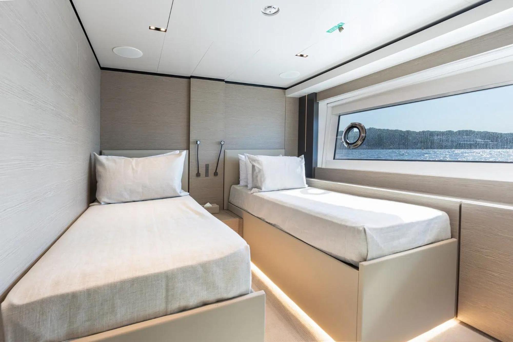 Luxury Yacht Moretti In Tropez