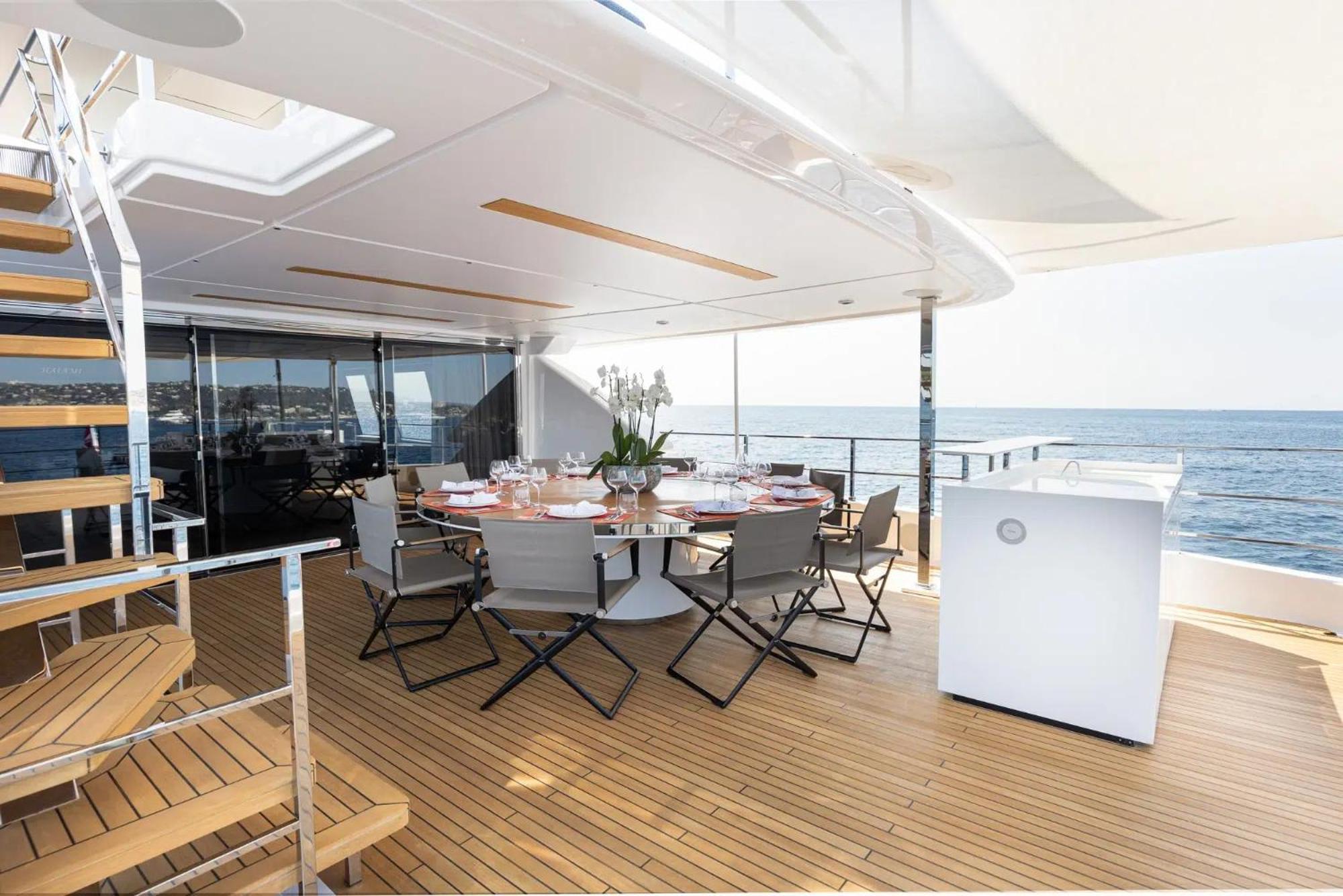Botel Luxury Yacht Moretti In Tropez *