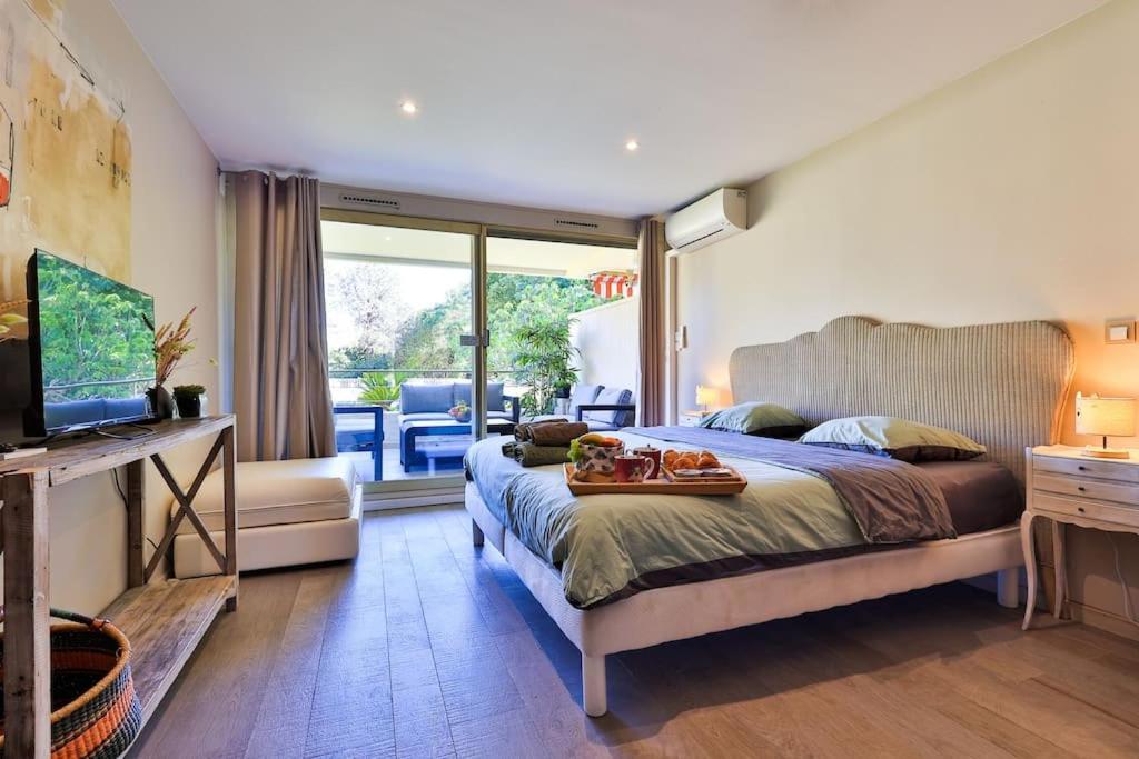 Centre St Tropez - Gd 2 Pieces, Piscine Et Parking Apartment *