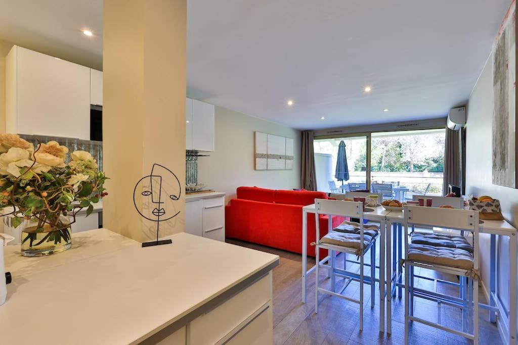 Apartment Centre St Tropez - Gd 2 Pieces, Piscine Et Parking *