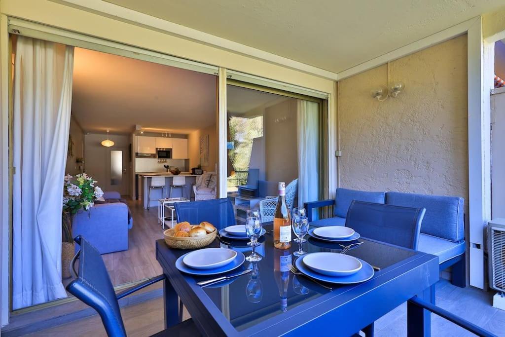 2 Pieces, Piscine Et Parking Centre De St Tropez Apartment *