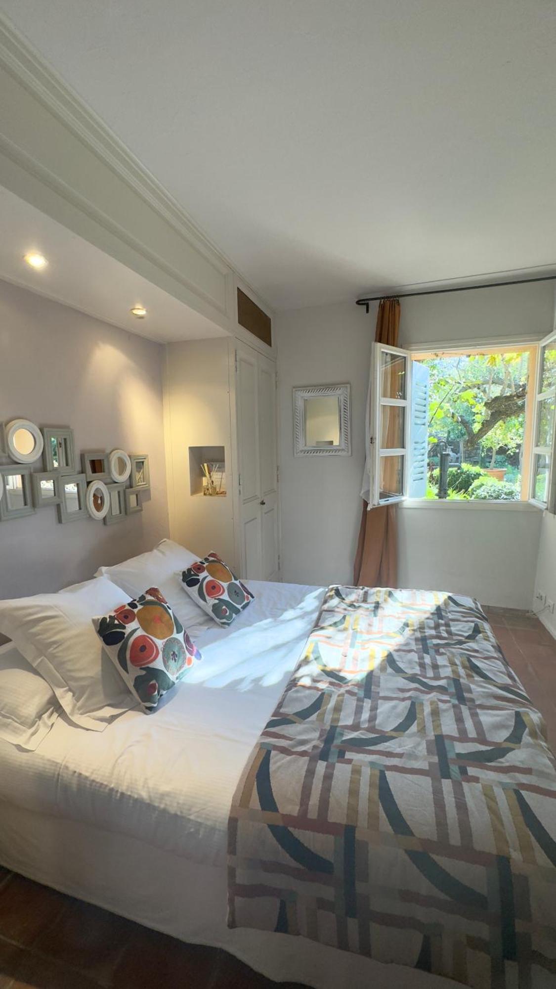 Domaine Les Mesanges Guest house