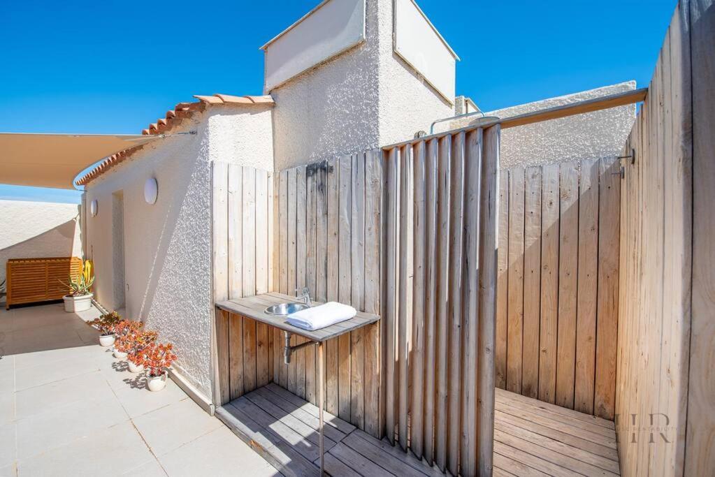 Magnifique Duplex Avec Terrasse Et Piscine *