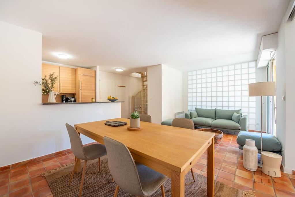 Magnifique Duplex Avec Terrasse Et Piscine