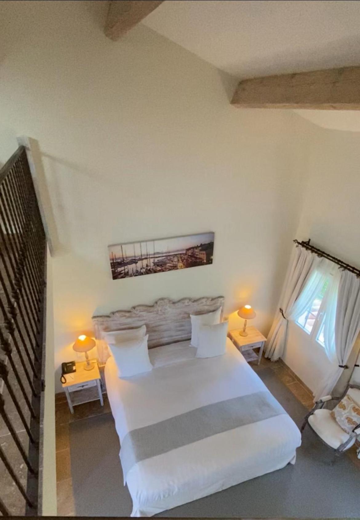 Hotel La Bastide Des Salins 4*