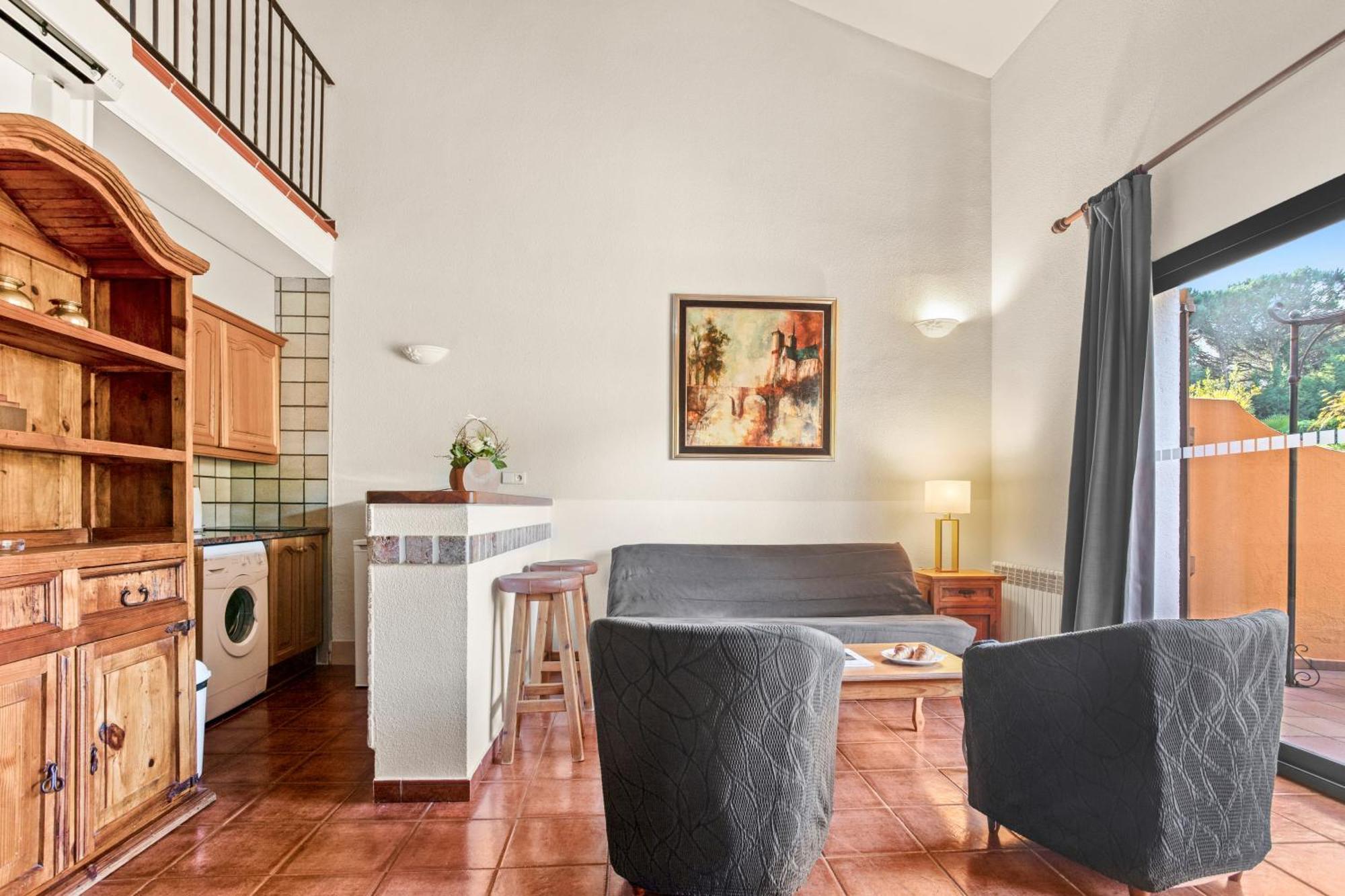 25 Lola Flores Saint-Tropez