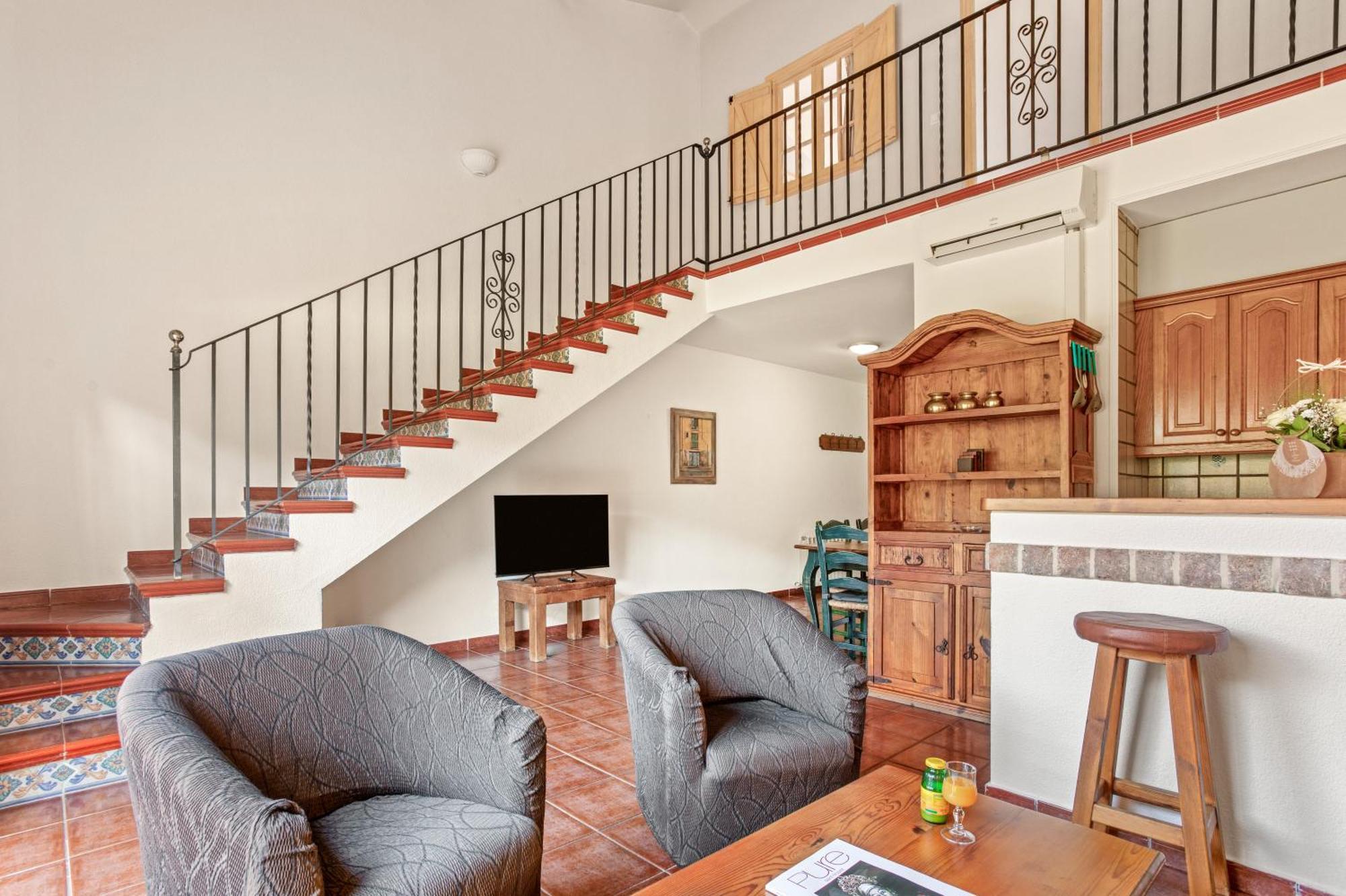 25 Lola Flores Villa *